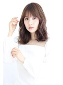 大人かわいいフェザーバング×透明感ベージュ