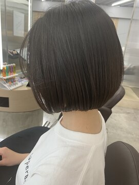 シルクレイ 新宿店(Silk-lei) ぱつっとミニボブ♪
