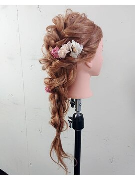 カミケン 方木田店(kamiken.) 編みおろしアレンジ結婚式お呼ばれ成人式【カミケン方木田店】