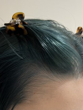 スリー(three) moss green