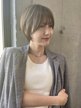 ザ シー 海老名(The C) 柔らかさと知的さを纏うショートボブ/TheC海老名