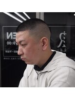 レイ(Ray)&nbsp;清潔感と男らしさを両得できる ボウズスタイル【メンズカット】