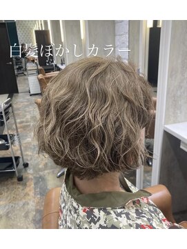 クイーンズゲート RITZ店(Queens's gate) 白髪ぼかしハイライト×カットパーマ