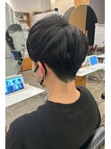 清潔感と今っぽさを両立したメンズヘア