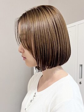 ヒビヲ(HIBIO) 切りっぱなしボブタッセルボブダブルカラーブラウンベージュ