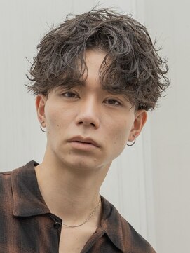 フィフス 大分(fifth) 大分フェザーショートシャドウパーマセンターパートウルフゆるめ