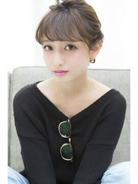 アッシュケイン(ash kein) 外国人風グレージュ×小顔フェミニンまとめアレンジ