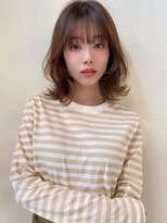 ふわふわレイヤーボブ　くすみベージュ　顔まわりカット