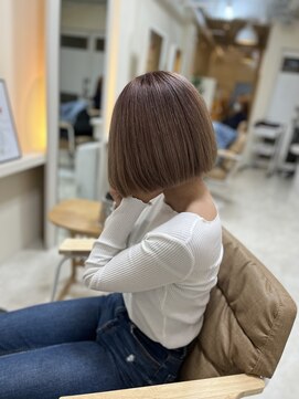 カリーナ(CARINA) ダブルカラー/グレージュカラー