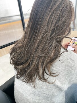 フープヘアー(HOOP.HAIR) ハイライトカラー/レイヤーカット