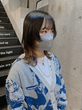 ココモ(KOKOMO) ミディアムウルフ×インナーカラー