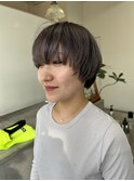マッシュショートにラベンダーグレージュ