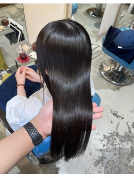 リラエ(Lyrae) 縮毛矯正/髪質改善/美髪カラー/トリートメント【大阪/西梅田】