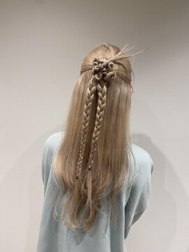 ラミン(LAMIN) カチモリハーフアップ