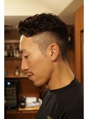 フェードカット　ツーブロック 　ラフパーマ　メンズヘア