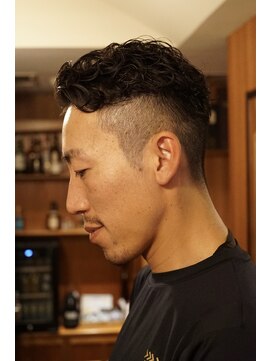ダウバーバーショップ 表参道(DAU BARBER SHOP) フェードカット ツーブロック ラフパーマ メンズヘア
