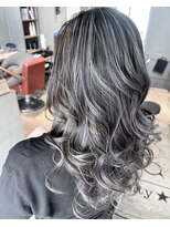 トリニティ(trinity)&nbsp;コントラストハイライト・グレー【豊見城】