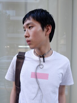 オーオシカシカスペース(OOO YY Space) モードパンクな黒髪ベリーショート