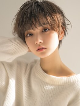 ニュアンスや質感に1mm単位でこだわる繊細なカットで、女性らしい柔らかいショートスタイルに仕上げます◎