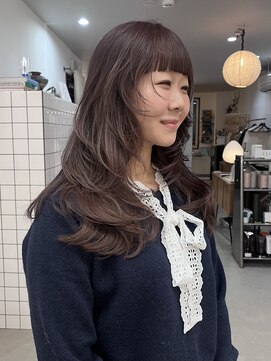 カルテ(QUARTE) ラベンダーグレージュ レイヤーカット ワイドバング