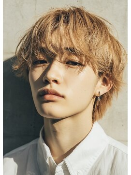 バイエイト(X8) ニュアンス束感ショート×ブリーチ