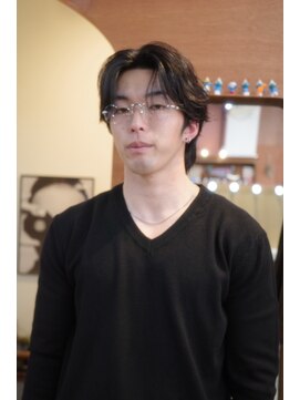 エディ(Edy) センターパートニュアンスパーマ韓国ヘアカルマヘア眉毛カット