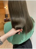 透明感オリーブグレージュ