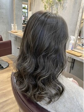 リィリ バイ ロダット 横浜(rili by LODAT) ハイライト×ミントアッシュ【rili横浜】