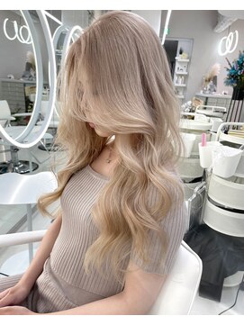 ガガ 心斎橋(GAGA) ホワイトブロンド