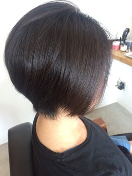 計算されたカットで簡単に再現できるスタイルを♪伸びても扱いやすく、忙しい朝のスタイリングも時短に◎