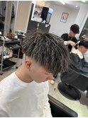 メンズパーマホワイトメッシュツイストダウンバング