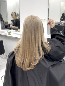 ニューワン バイ ネイバー 立川(Newone by neighbor) ベージュ×レイヤーカット (ブリーチ/立川/ケアブリーチ)