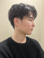 ザメンバイリオス(THE MEN. BY LIOS)&nbsp;くせ毛を活かしたパーマ風スタイル