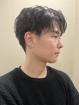 ザメンバイリオス(THE MEN. BY LIOS) くせ毛を活かしたパーマ風スタイル