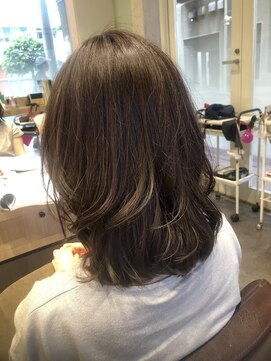 ビースリー ロア 秋色ツヤカラー