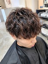 ニアウ 伊勢崎連取店(Niau)&nbsp;前下り刈り上げマッシュ波巻きツイストスパイラルパーマメンズ