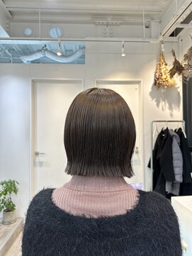 ロカ 表参道(loka) イメチェン/切りっぱなしボブ［表参道/髪質改善］