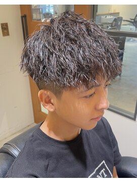 フリーク バーバーショップ 都島店(FREAK BARBER SHOP) 王道ショートマッシュ縦落ちツイストスパイラルパーマ