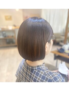 ヒラソル(girasol) ボブスタイル/艶髪/グレイヘア/白髪染め/艶髪