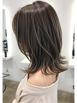 エル 新小岩(elu) 美髪/ワイドバング/レイヤーカット/くすみベージュ/新小岩駅