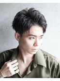 スーツ短髪ツーブロック束感モテる黒髪シークレットパーマ流行