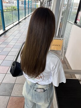 オリーブベージュ