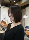 切りっぱなしボブ/顔まわりレイヤー