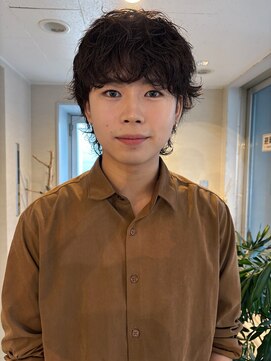 ユヌ(Une) kotaro シャドウパーマとウルフ