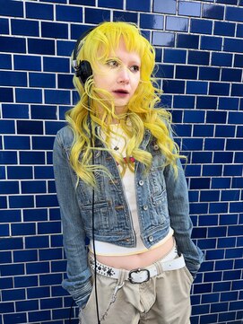 ヴァーディ オモテサンドウ(Vardy omotesando) yellow/イエロー ハイトーンロング ビビッドカラー 表参道