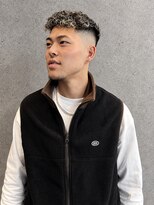 フジヤマバーバーショップ アジト(FUJIYAMA BARBER SHOP ajito)&nbsp;ハイライトカーリー×スキンフェード メンズ/明石/西明石/大久保