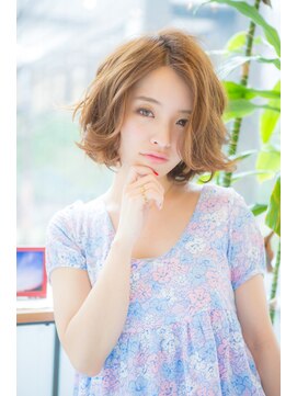 ナイン(9 nine) 「９nine」大人気細目ハイライト くせ毛風丸みボブ