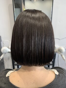 アルコイリスバイドールヘアー(ARCOIRIS by Dollhair) ダークアッシュストカール暖色系カラーグラボブ都島髪質改善大阪