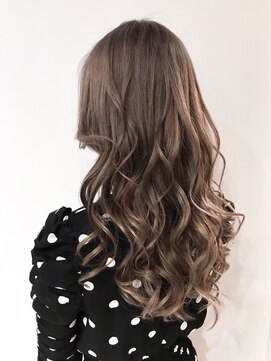 リリー シンジュク(Lilly) 【Lilly新宿】#抜け感#艶感#ヌーディ#ベージュ#イルミナカラー