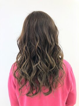 エヌプラス(N+) 黒髪グラデヘアーオリーブグレー小顔に見せるヘアココアベージュ